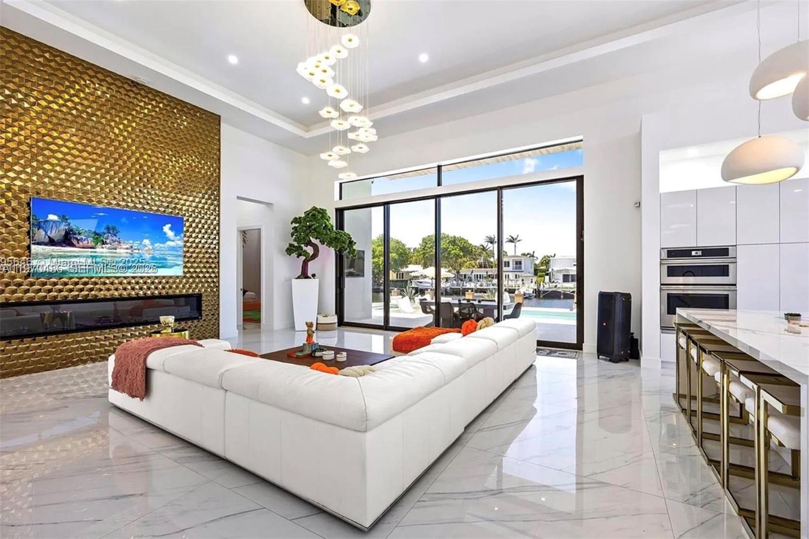 2225 NE 19th St Fort Lauderdale, FL 33305