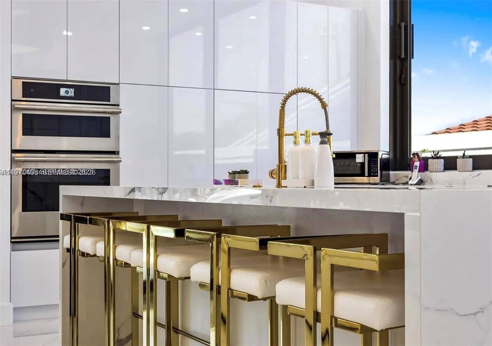 2225 NE 19th St Fort Lauderdale, FL 33305