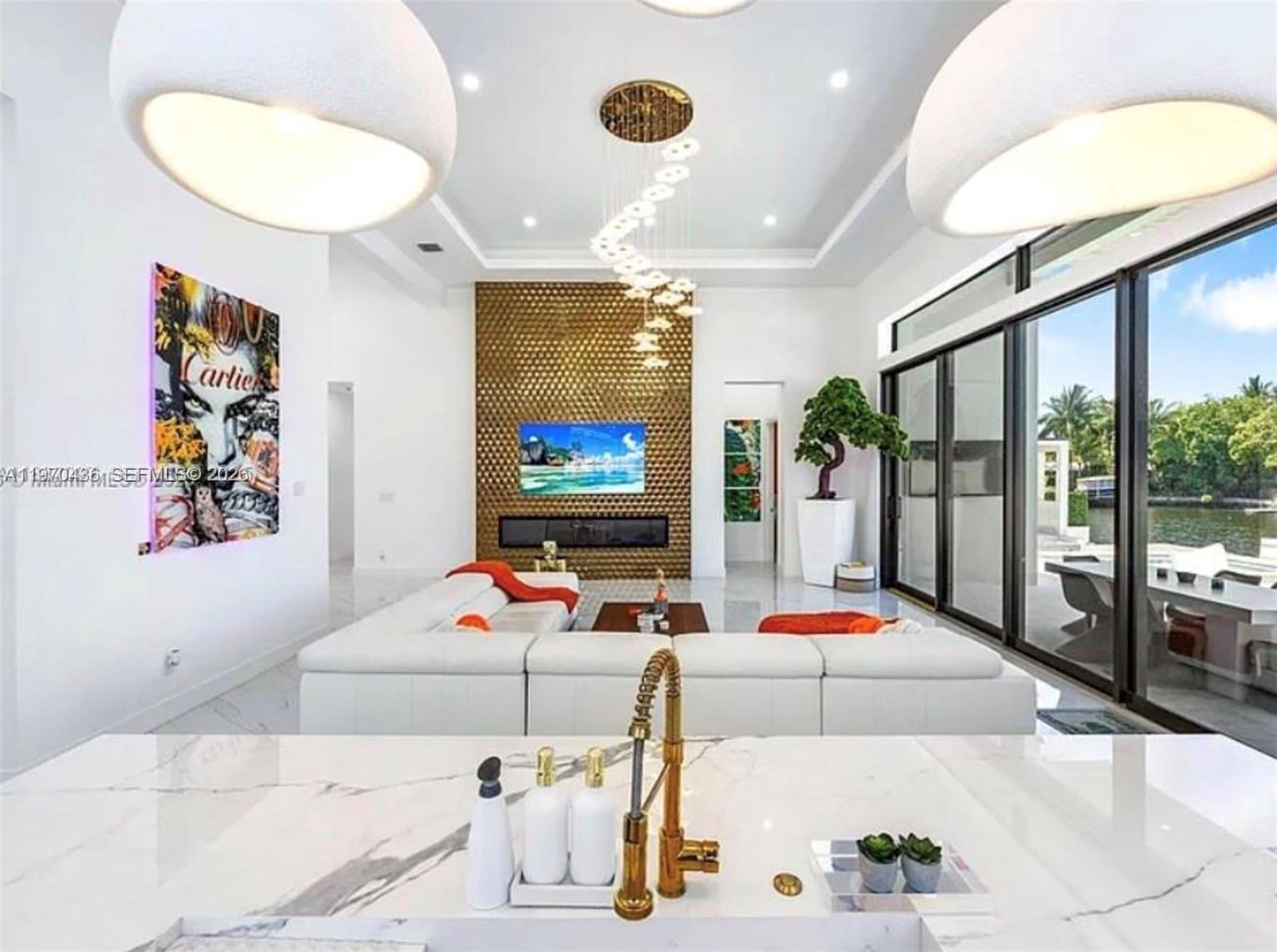 2225 NE 19th St Fort Lauderdale, FL 33305