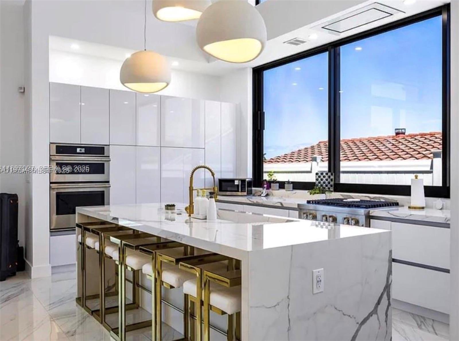 2225 NE 19th St Fort Lauderdale, FL 33305