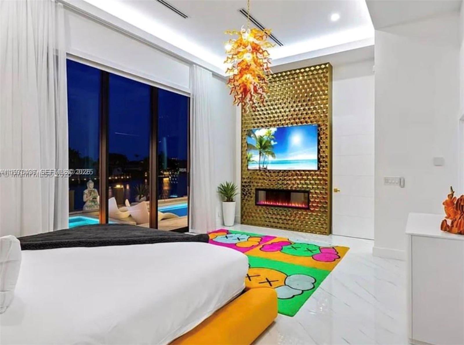 2225 NE 19th St Fort Lauderdale, FL 33305