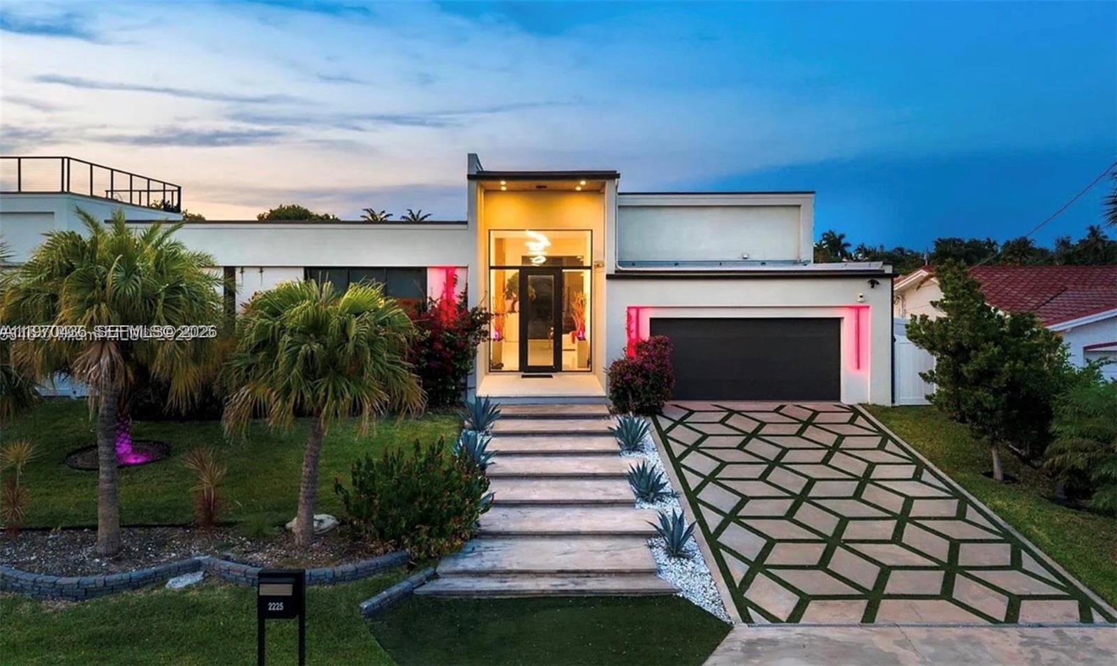 2225 NE 19th St Fort Lauderdale, FL 33305