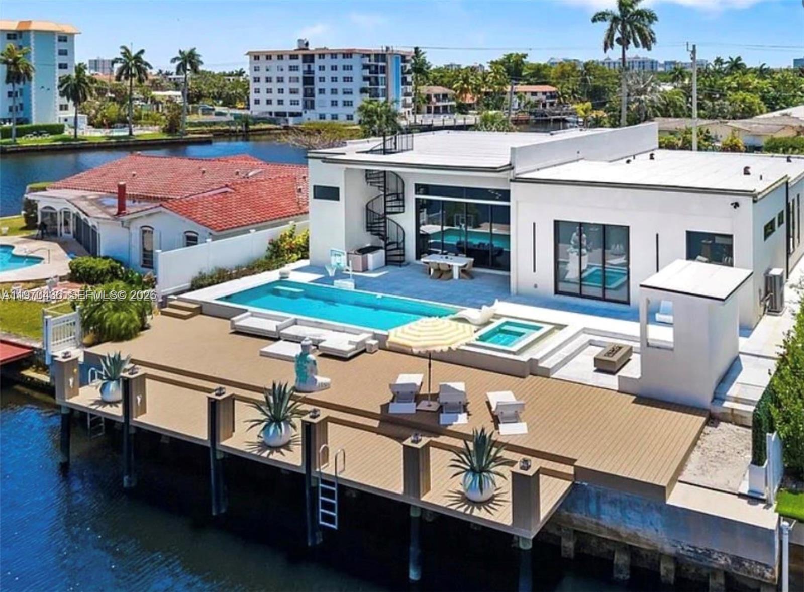 2225 NE 19th St Fort Lauderdale, FL 33305