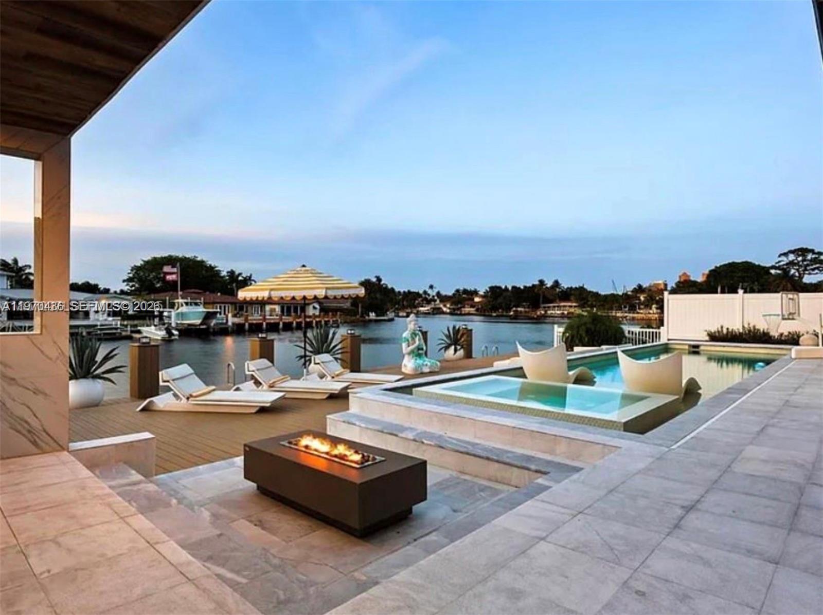 2225 NE 19th St Fort Lauderdale, FL 33305