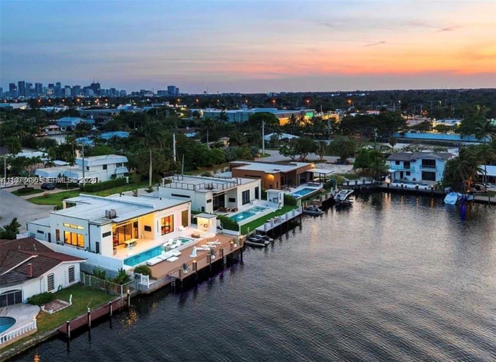 2225 NE 19th St Fort Lauderdale, FL 33305