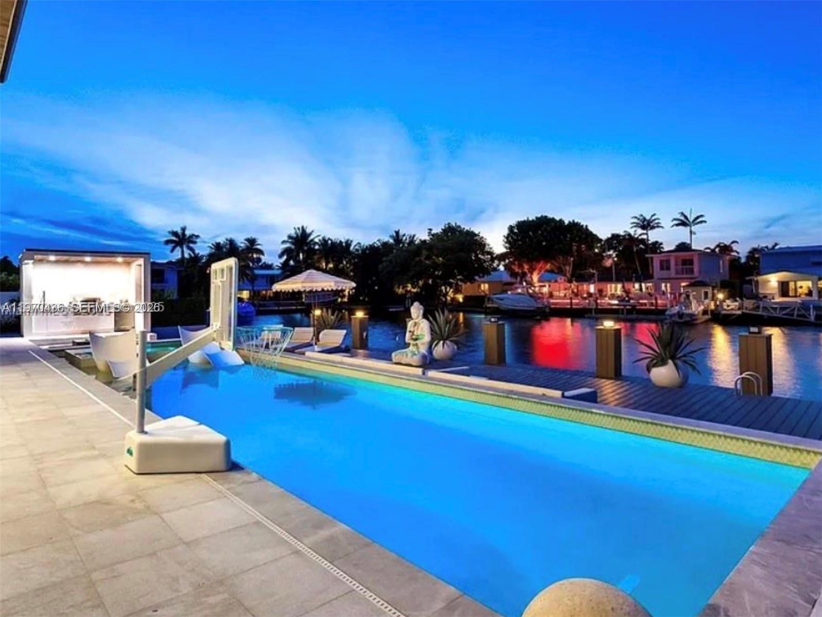 2225 NE 19th St Fort Lauderdale, FL 33305