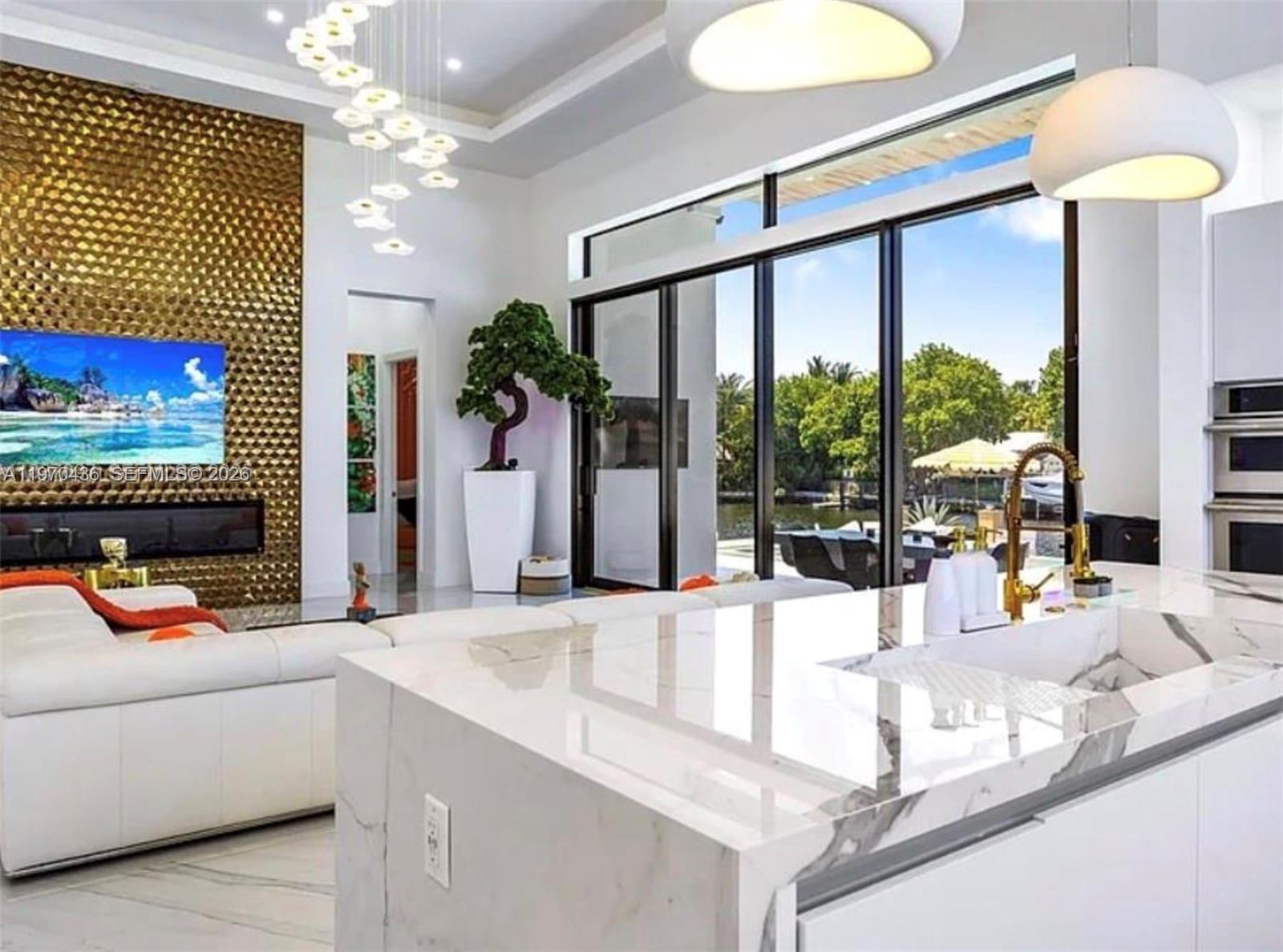 2225 NE 19th St Fort Lauderdale, FL 33305