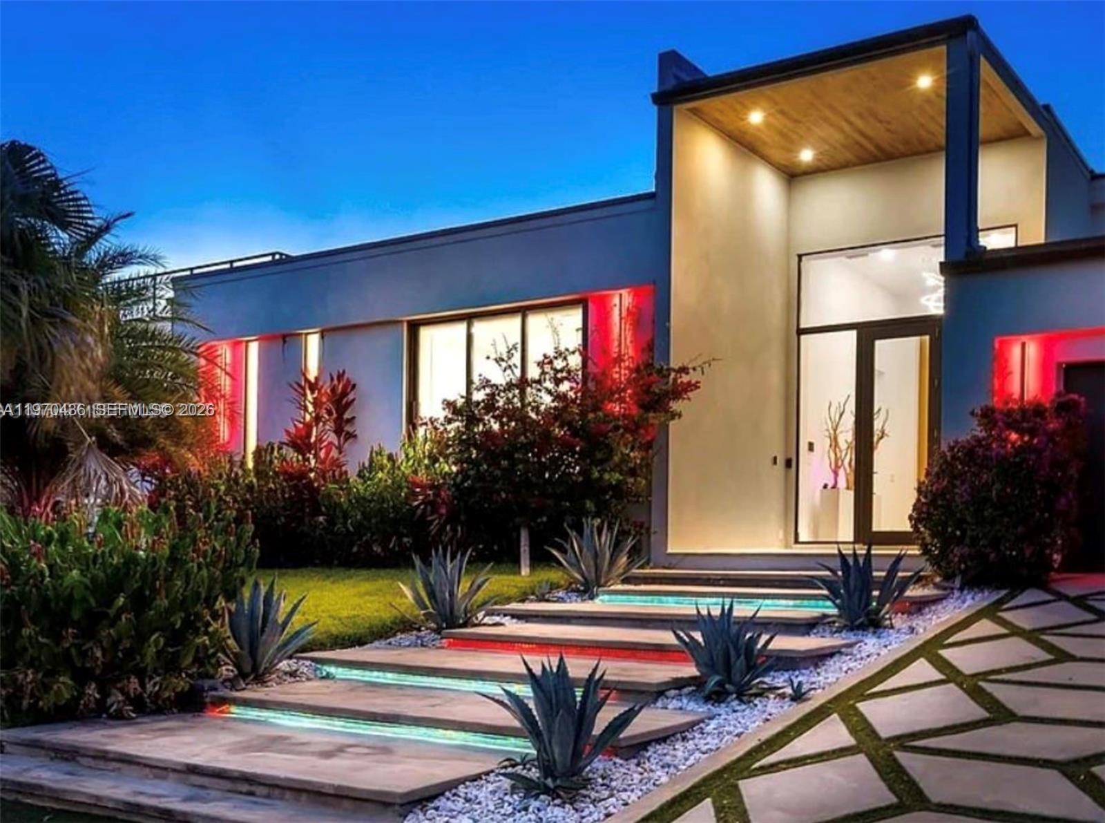 2225 NE 19th St Fort Lauderdale, FL 33305