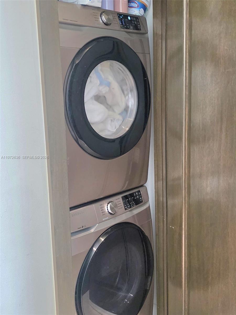 image Icon Brickell II23