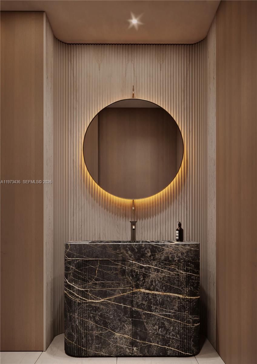 340/320 W Di Lido Dr Miami Beach, FL 33139