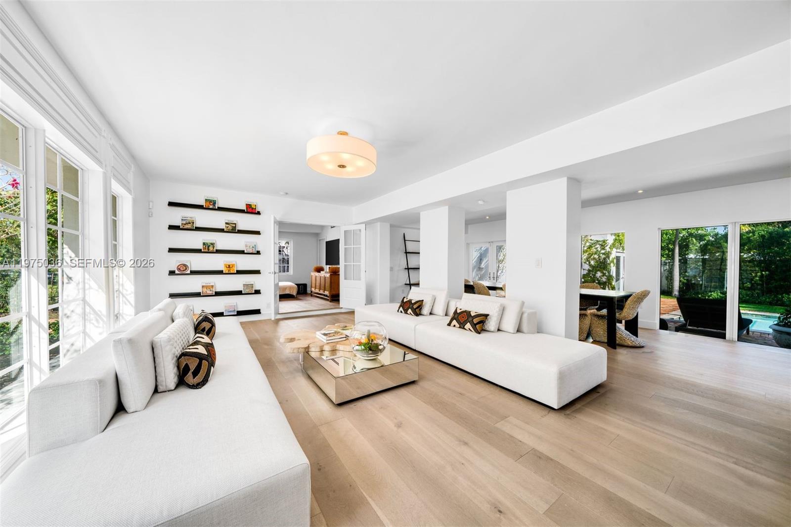 939 W 47th Ct Miami Beach, FL 33140