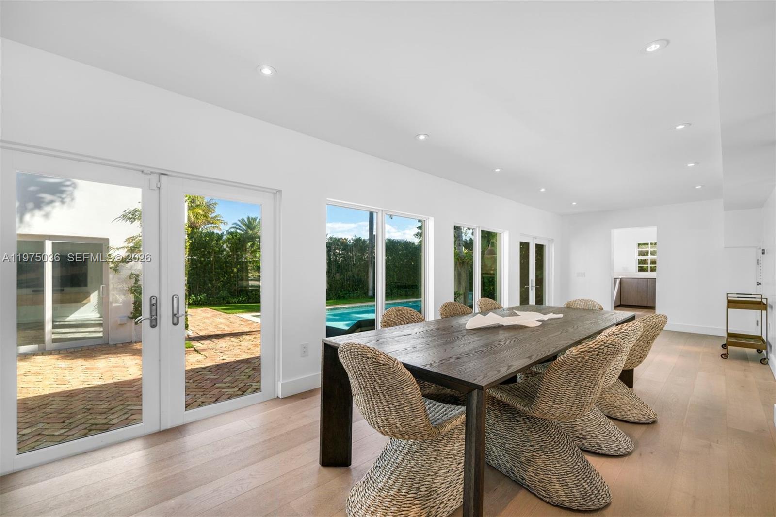 939 W 47th Ct Miami Beach, FL 33140