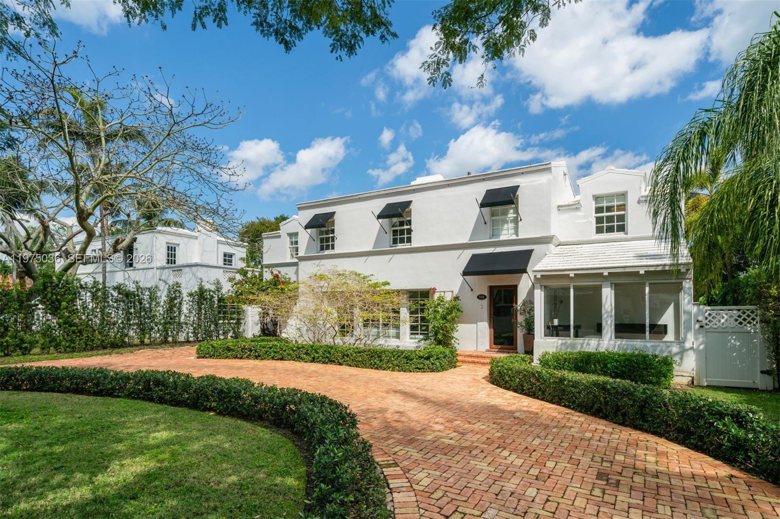 939 W 47th Ct Miami Beach, FL 33140