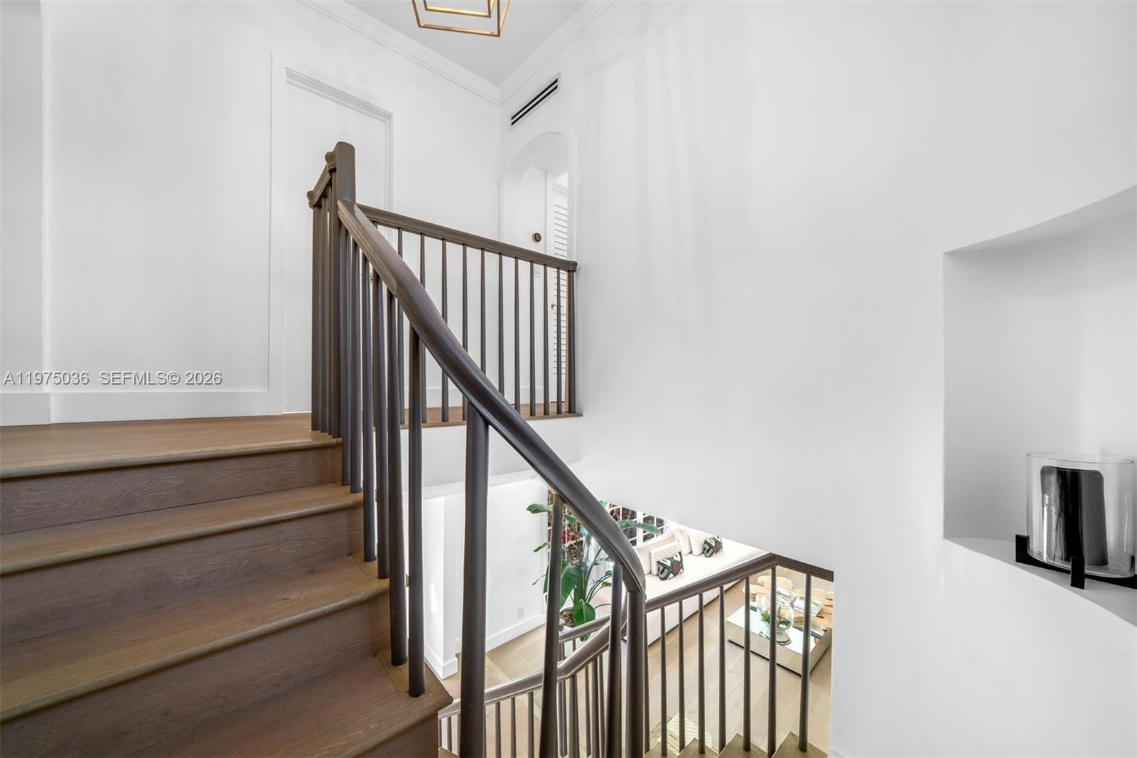 939 W 47th Ct Miami Beach, FL 33140