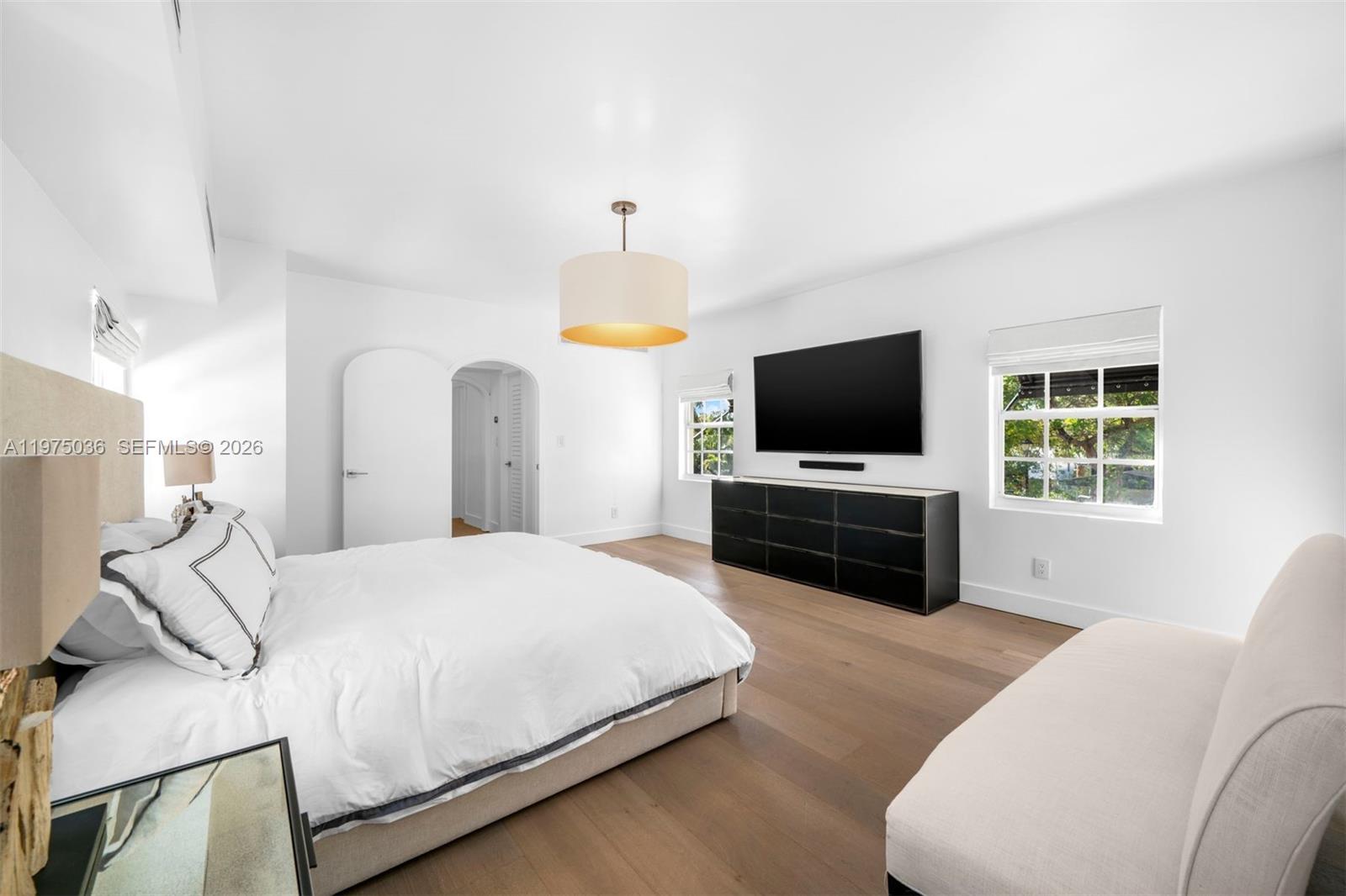 939 W 47th Ct Miami Beach, FL 33140