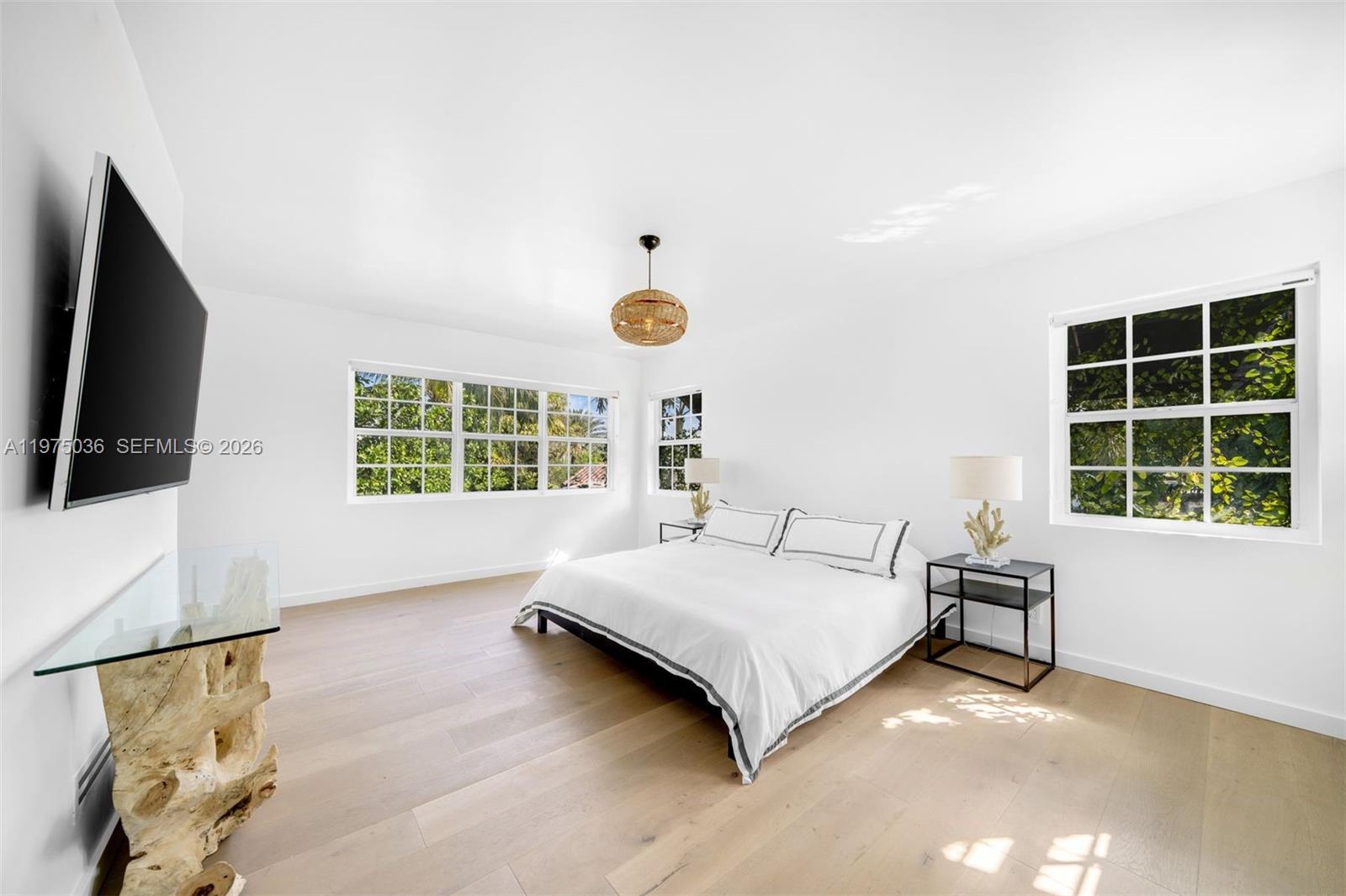 939 W 47th Ct Miami Beach, FL 33140