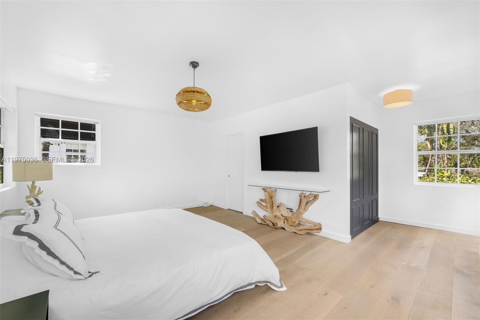 939 W 47th Ct Miami Beach, FL 33140