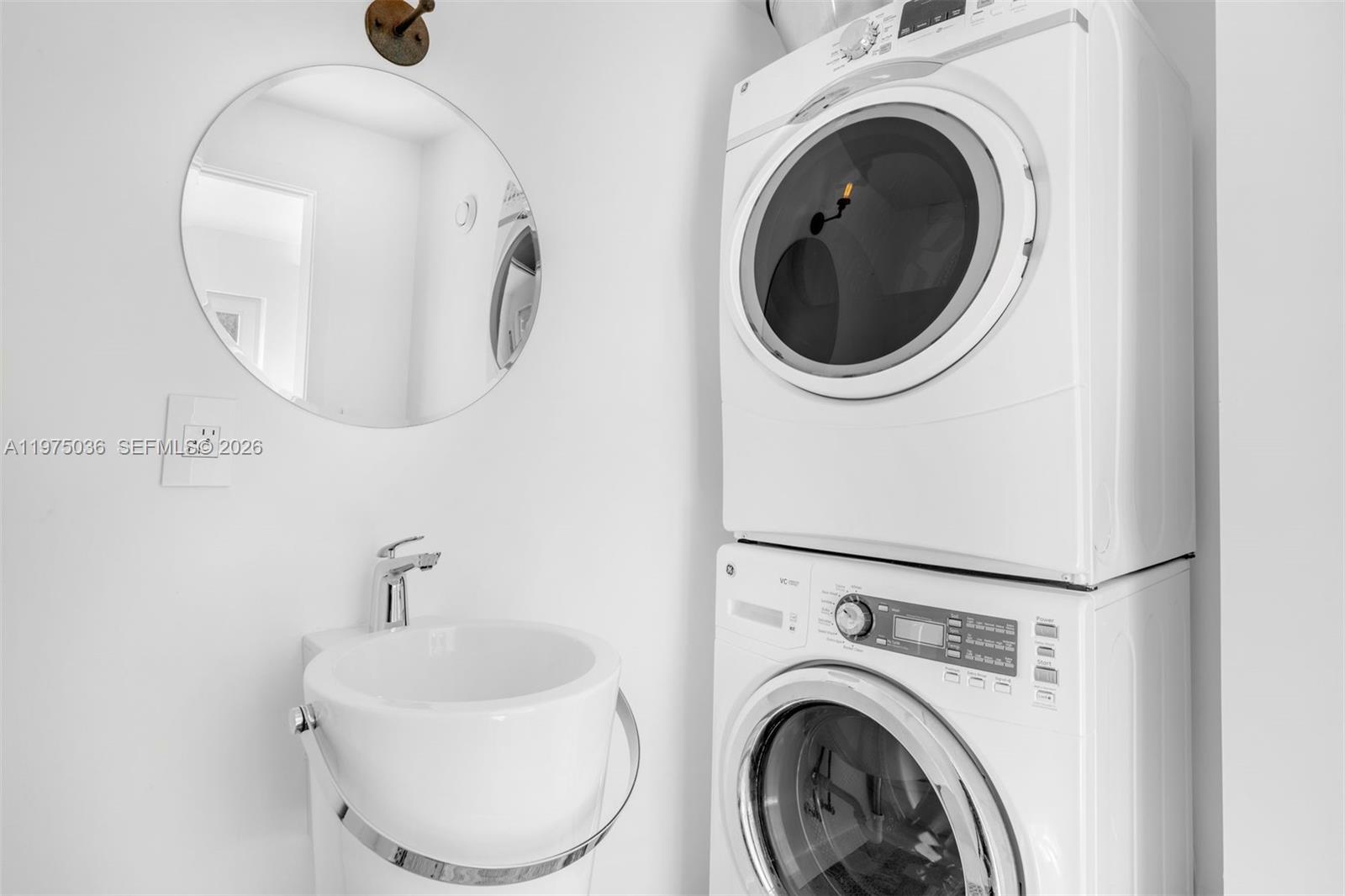 939 W 47th Ct Miami Beach, FL 33140