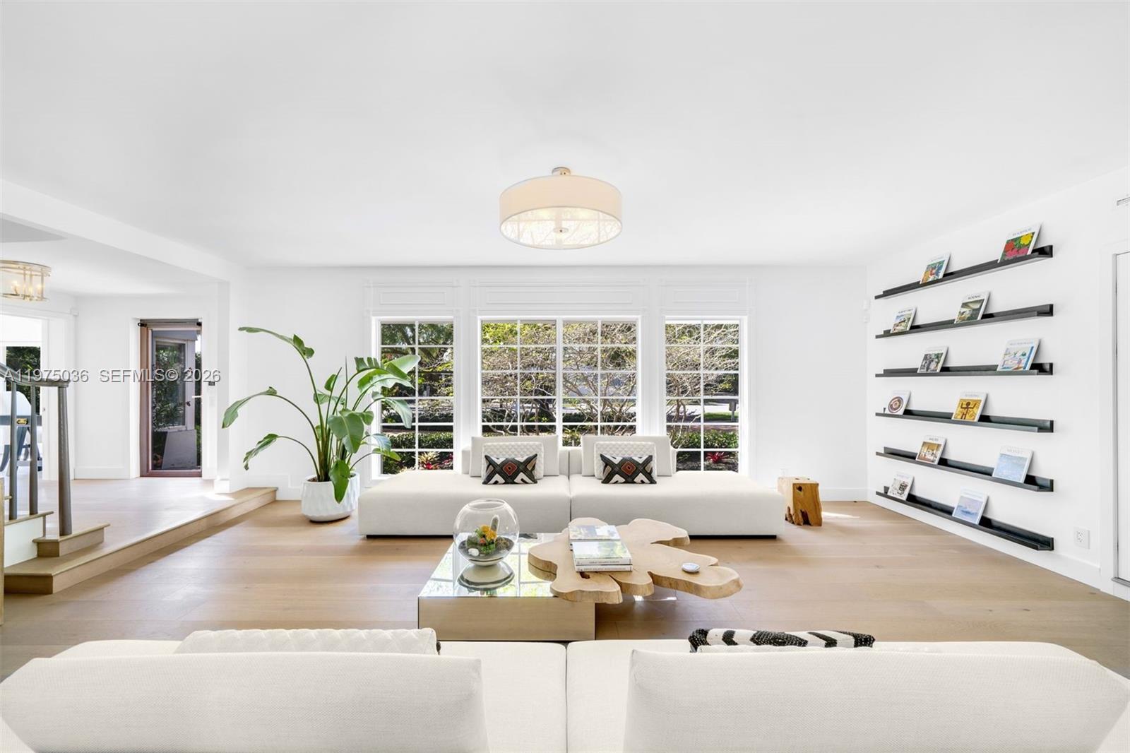 939 W 47th Ct Miami Beach, FL 33140