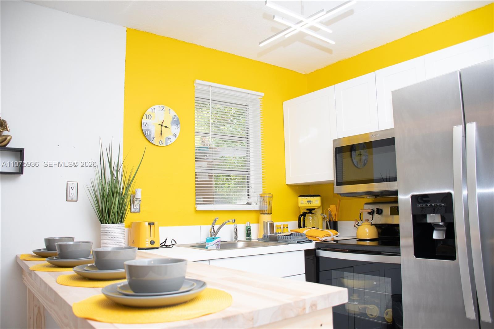 43 NW 41st St Miami, FL 33127