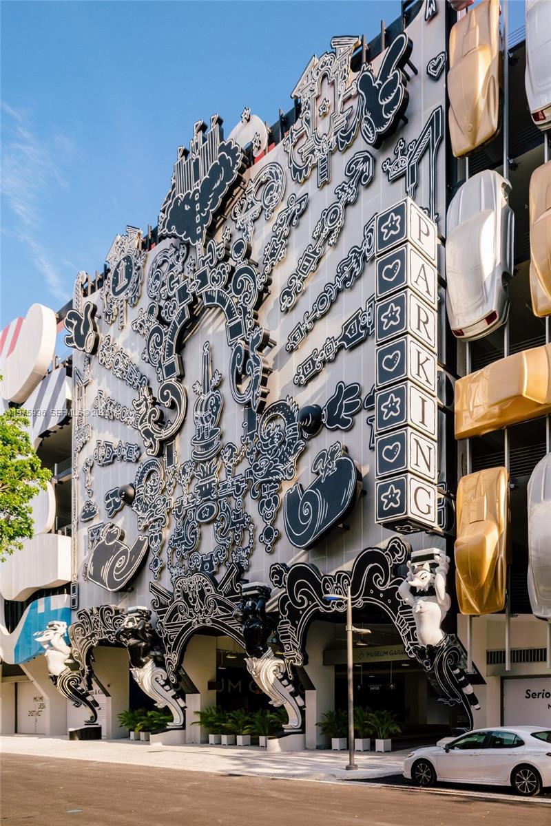 43 NW 41st St Miami, FL 33127