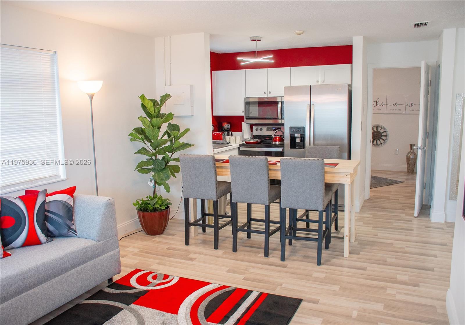 43 NW 41st St Miami, FL 33127