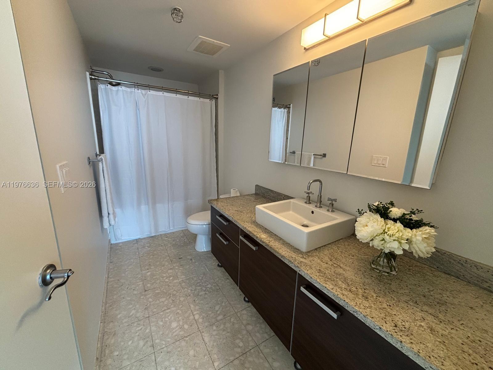 185 SW 7th St #4004 Miami, FL 33130