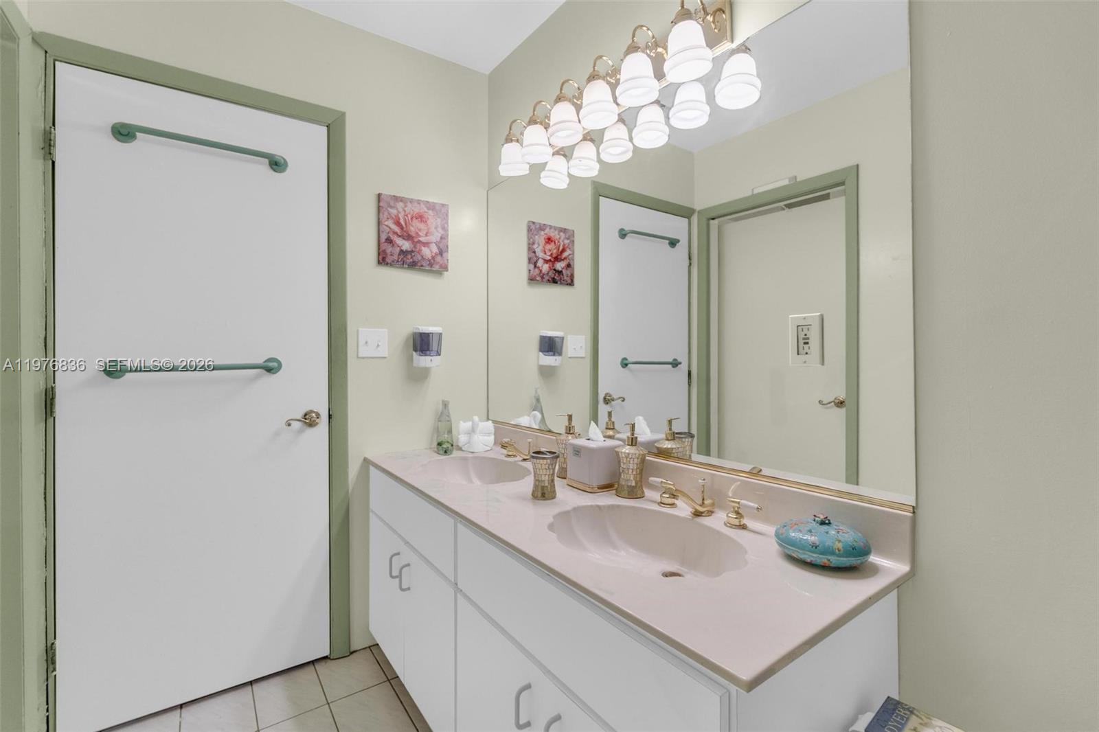 18201 SW 87th Ave Palmetto Bay, FL 33157