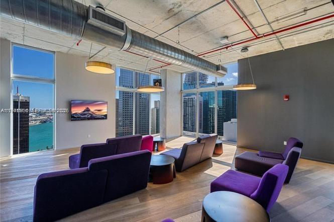 151 SE 1st #1106 Miami, FL 33131