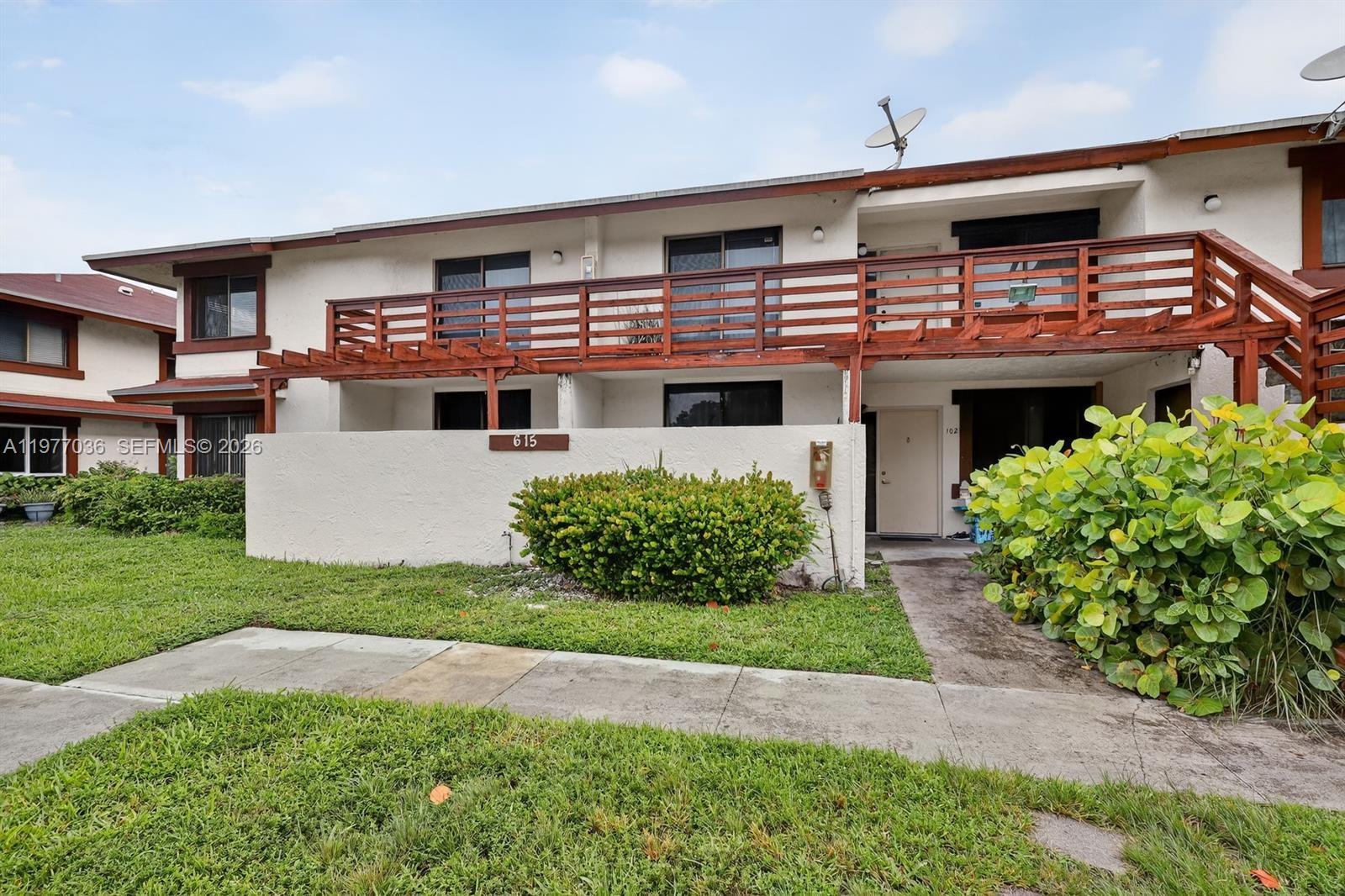 615 NW 210th St #201-25