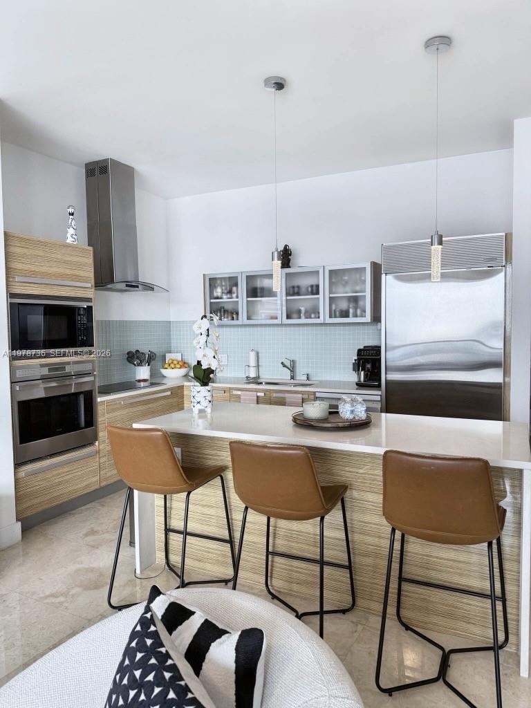 2020 N Bayshore Dr #2704