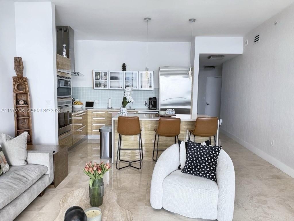 image Paramount Bay1