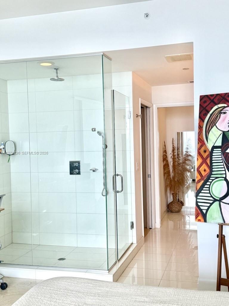 image Paramount Bay4