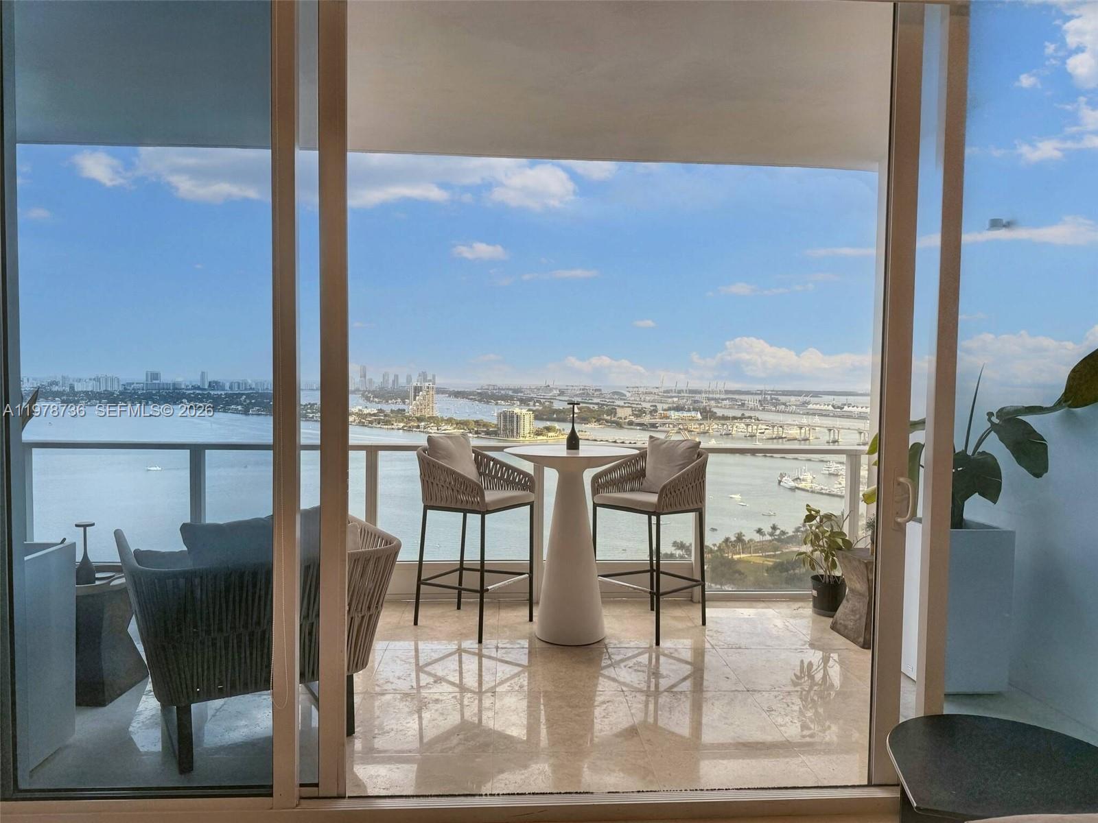 image Paramount Bay5