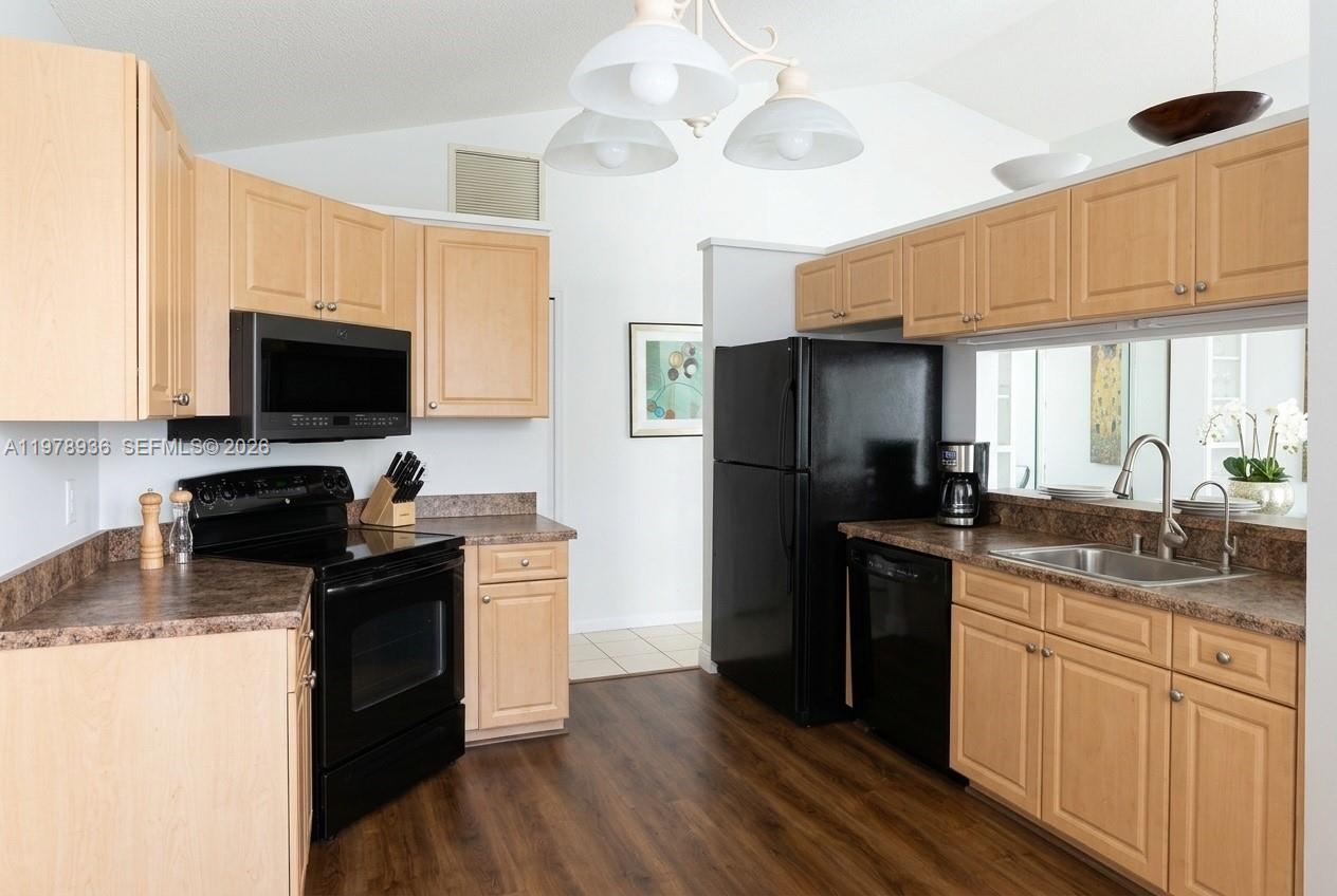 7604 E Lexington Clb Blvd #B Delray Beach, FL 33446