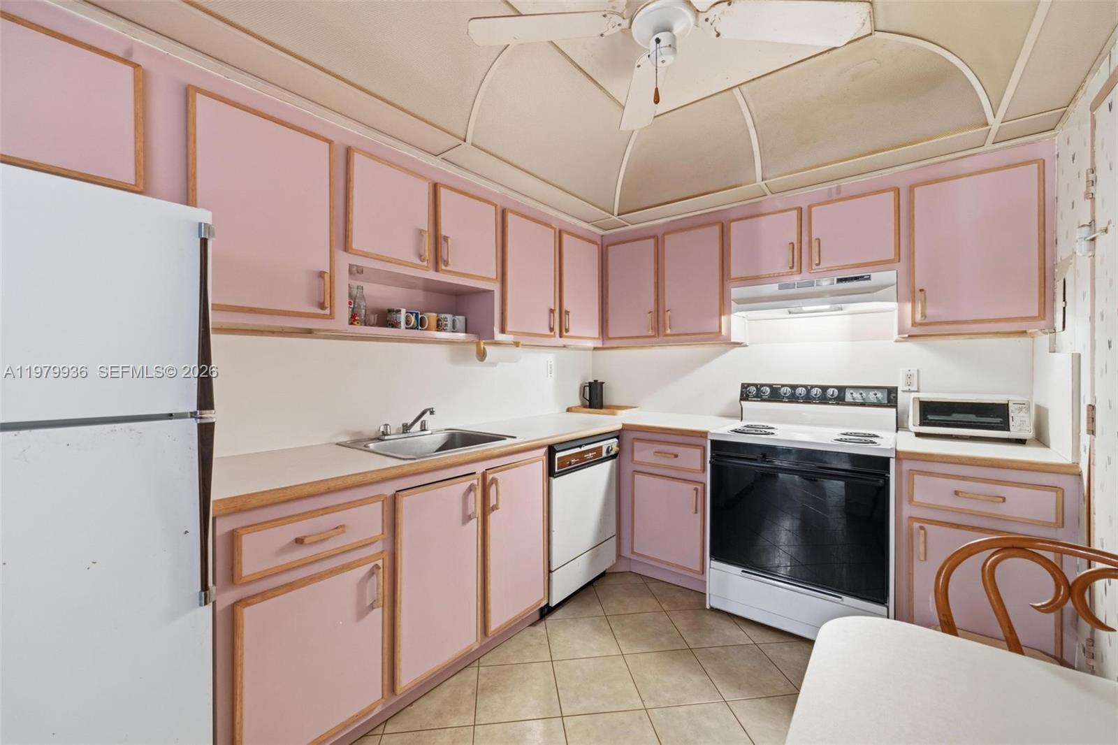 9225 Collins Ave #610 Surfside, FL 33154