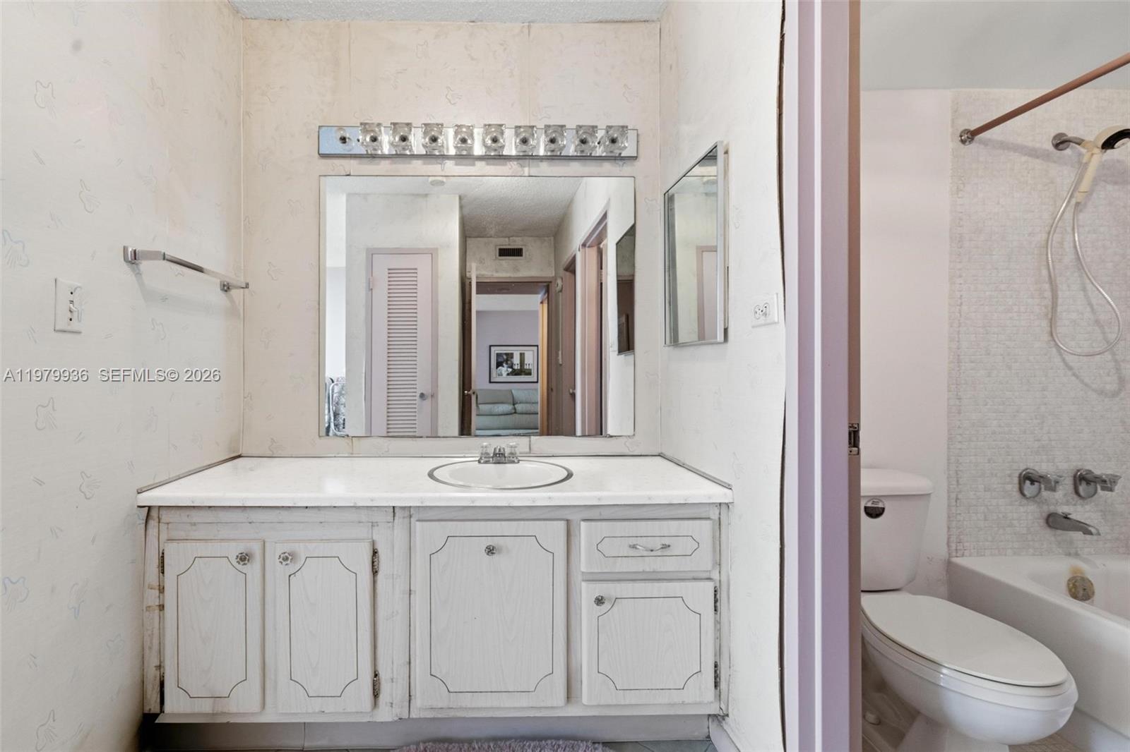 9225 Collins Ave #610 Surfside, FL 33154