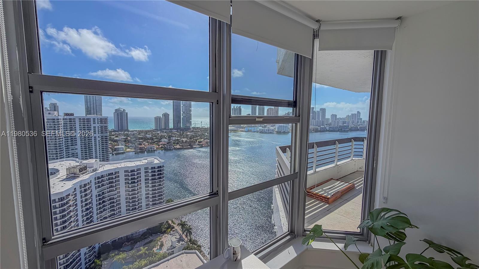 3530 Mystic Pointe Dr #LPH13 Aventura, FL 33180