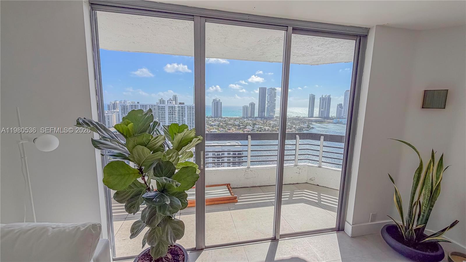 3530 Mystic Pointe Dr #LPH13 Aventura, FL 33180