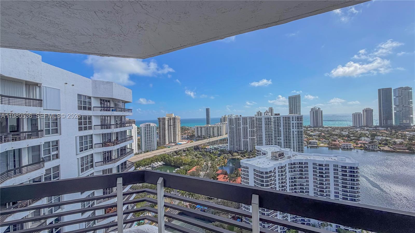 3530 Mystic Pointe Dr #LPH13 Aventura, FL 33180