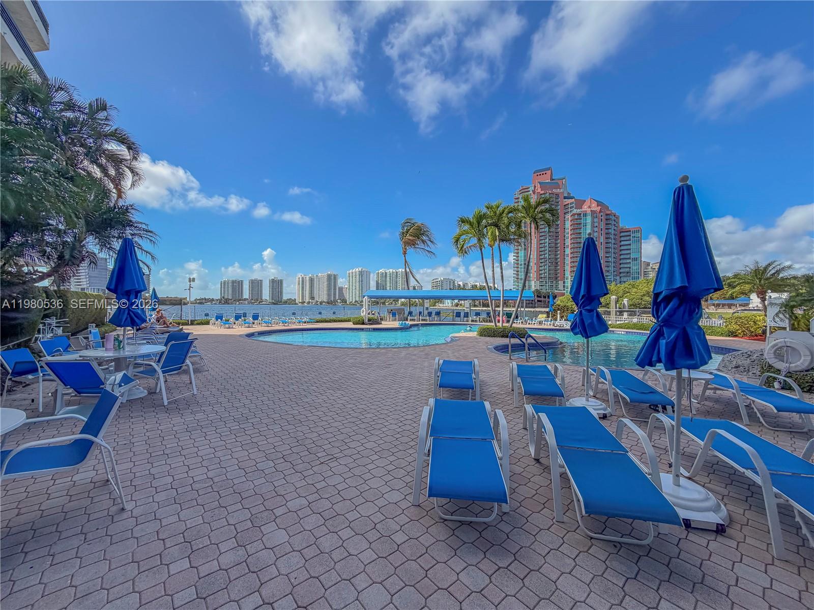 3530 Mystic Pointe Dr #LPH13 Aventura, FL 33180