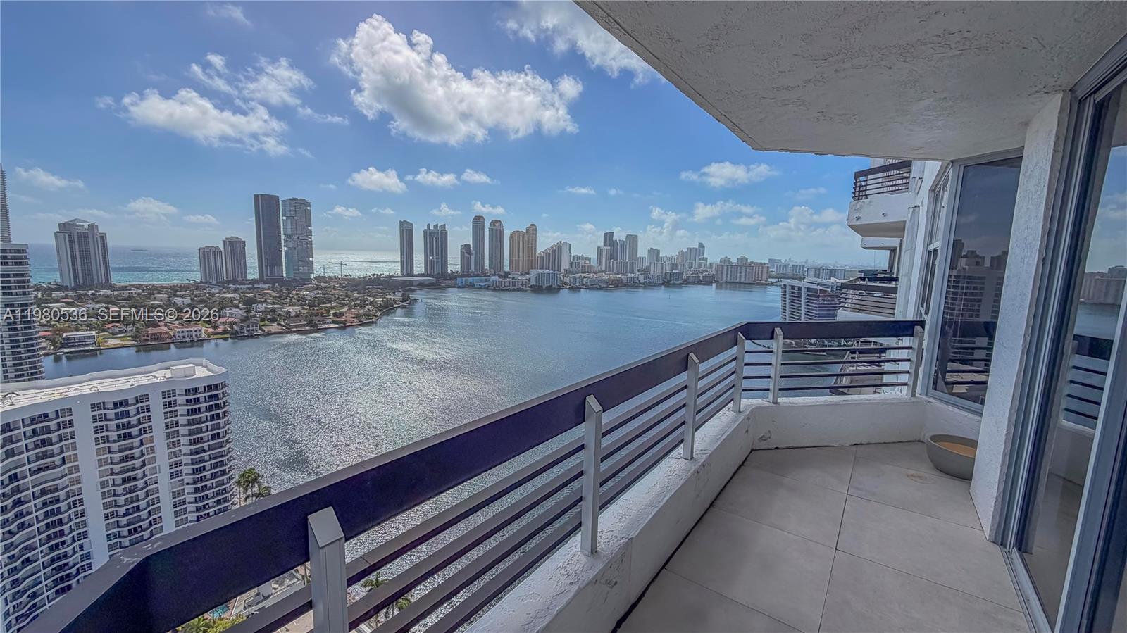 3530 Mystic Pointe Dr #LPH13 Aventura, FL 33180