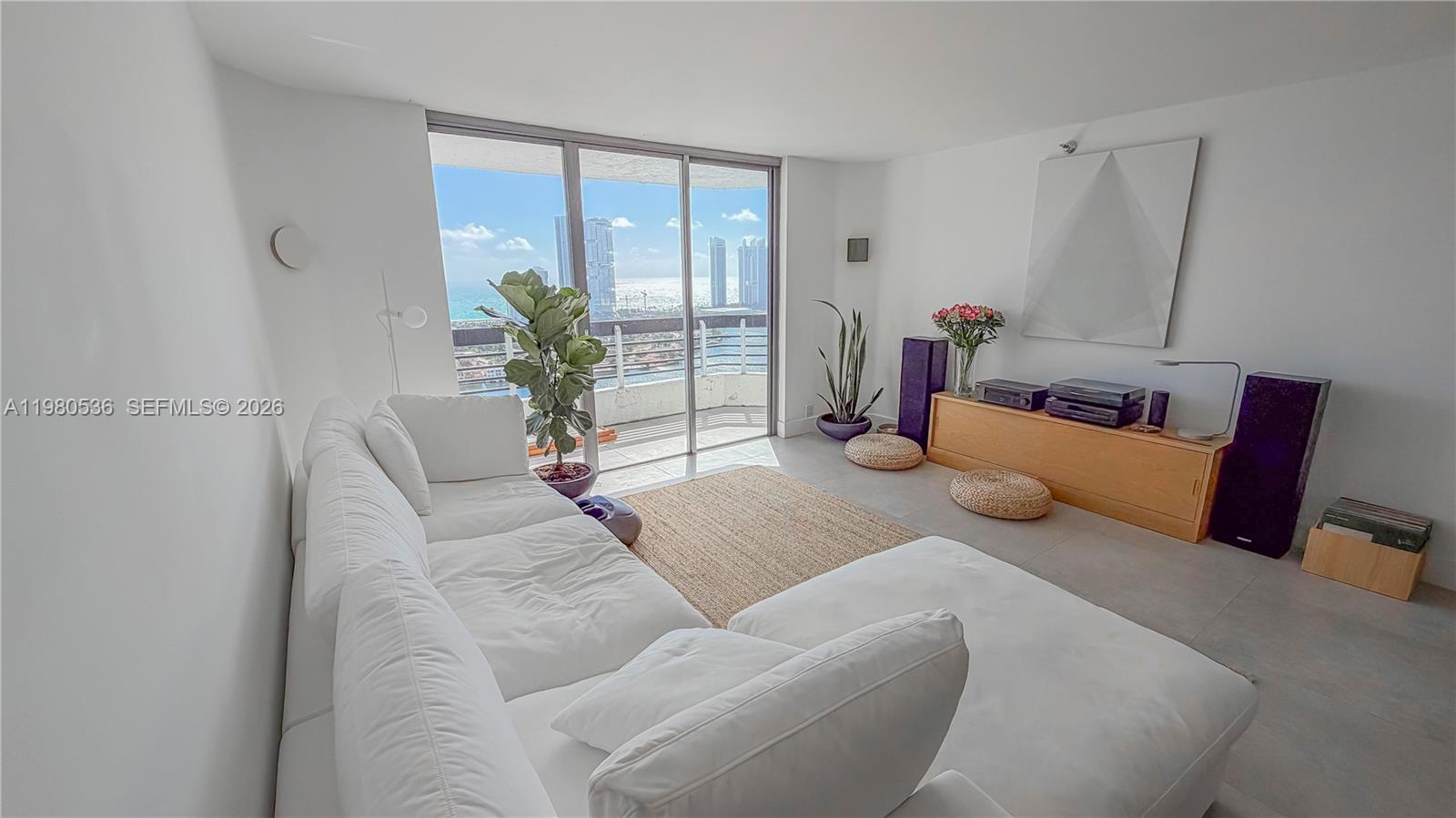 3530 Mystic Pointe Dr #LPH13 Aventura, FL 33180