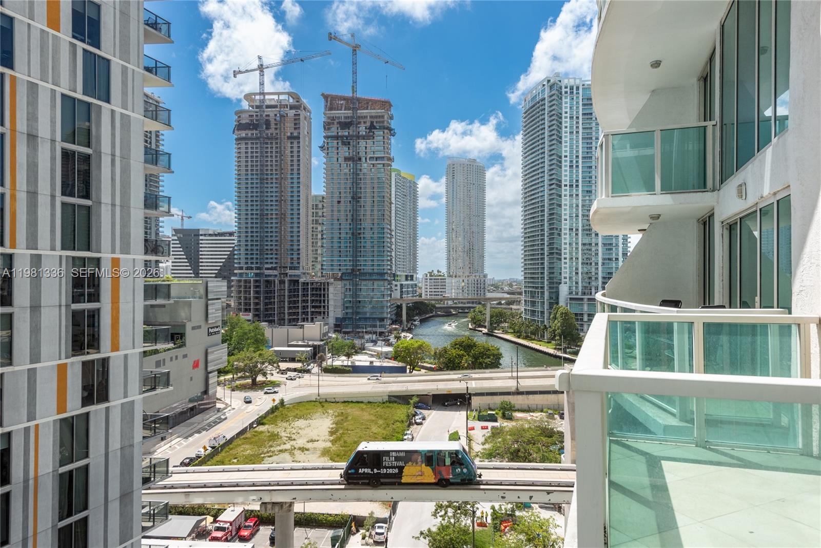 image Brickell on the River South13
