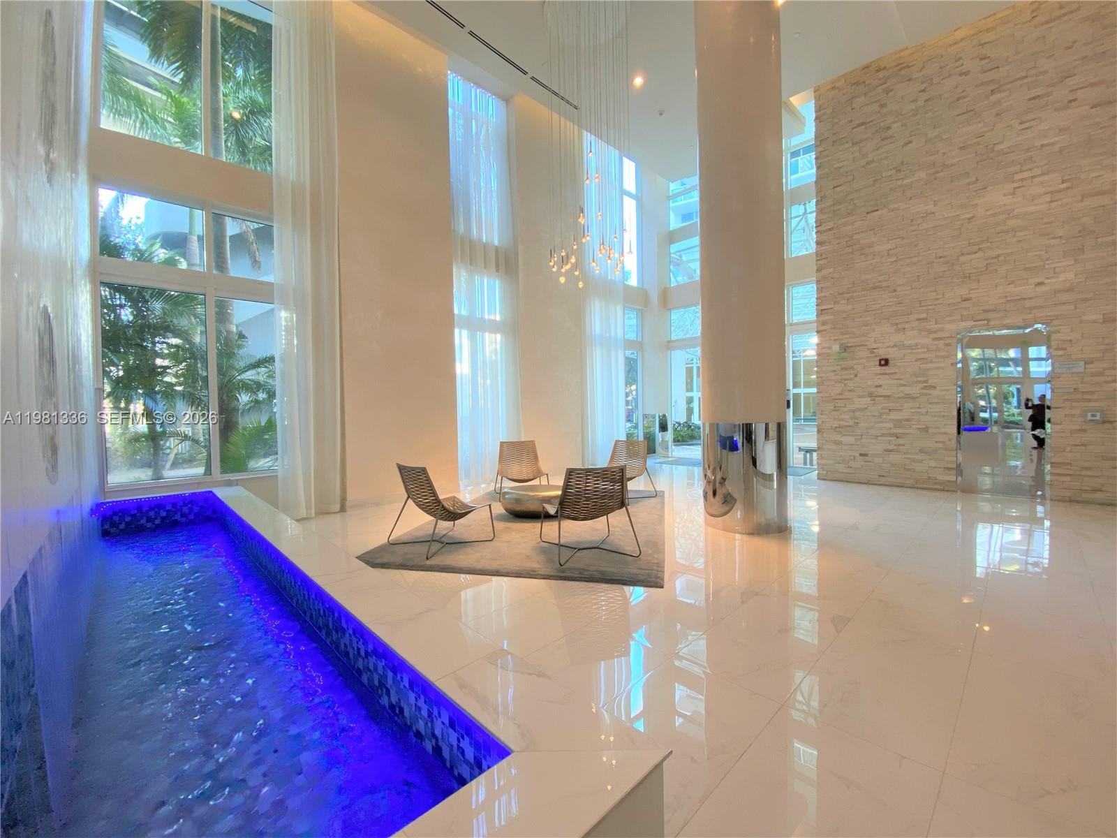 image Brickell on the River South17
