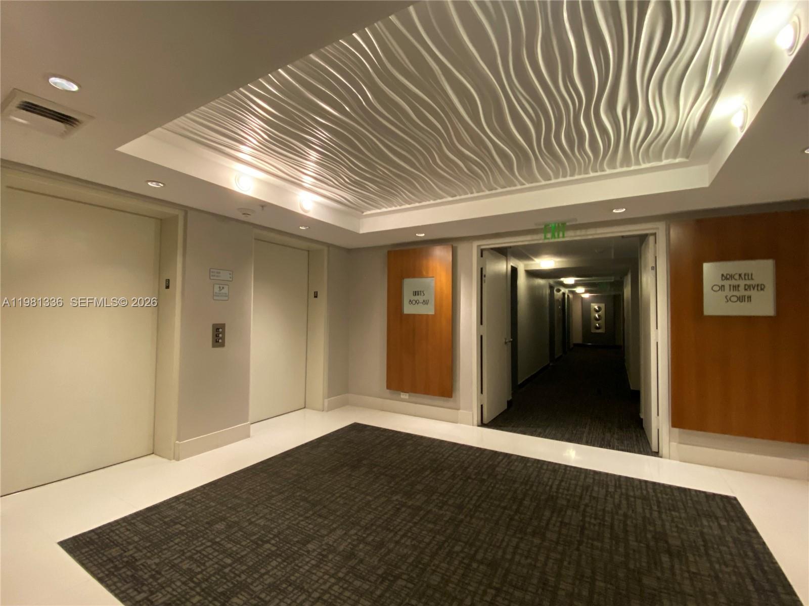 image Brickell on the River South3