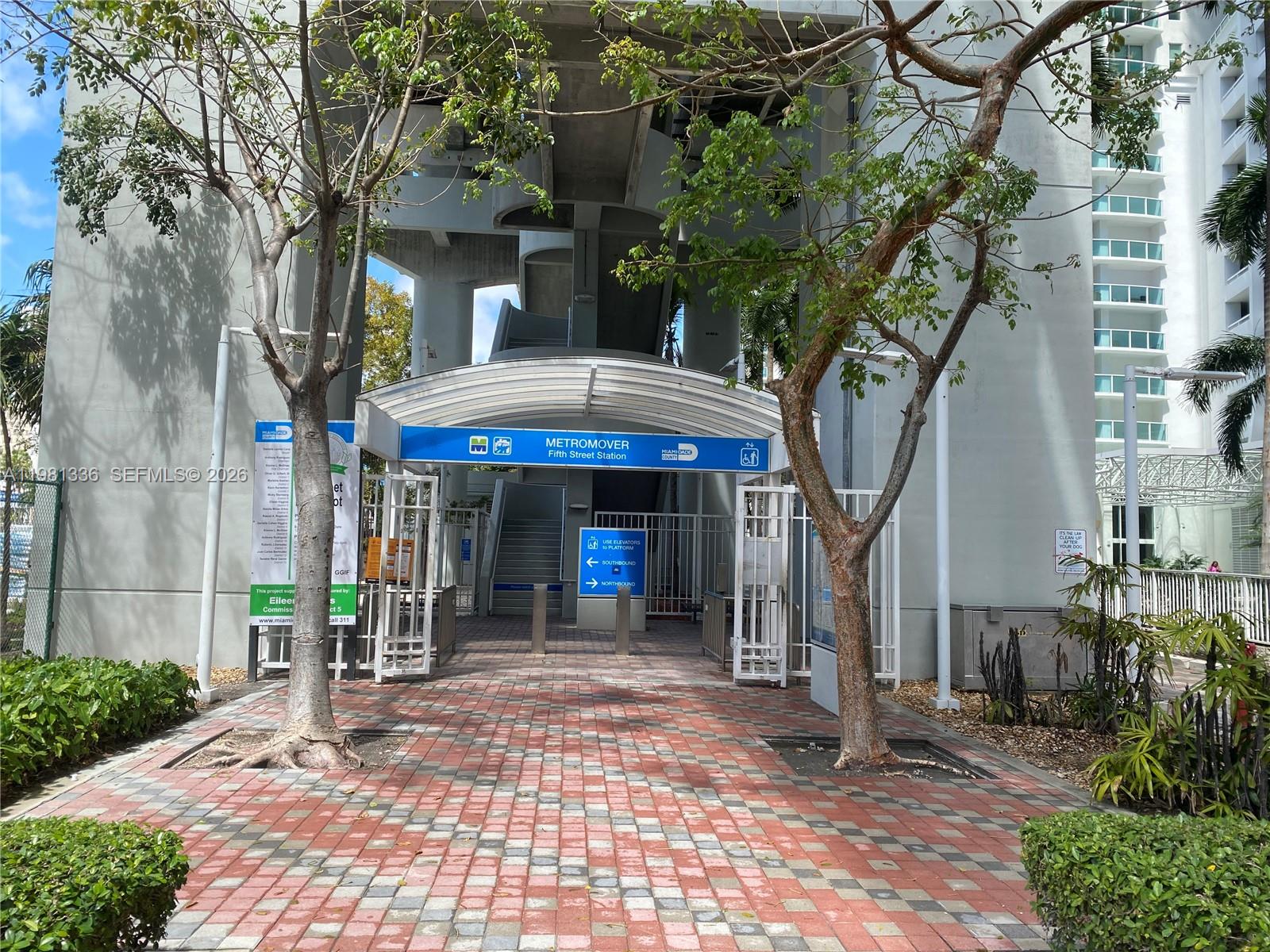 image Brickell on the River South4