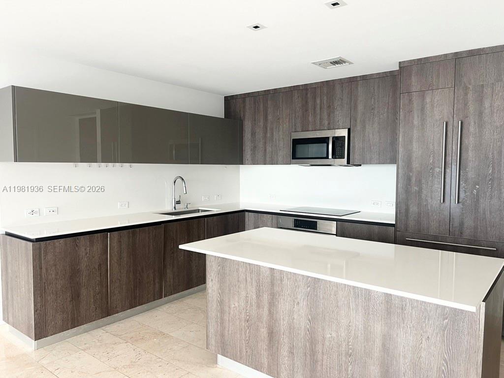 image Reach Brickell City Centre2