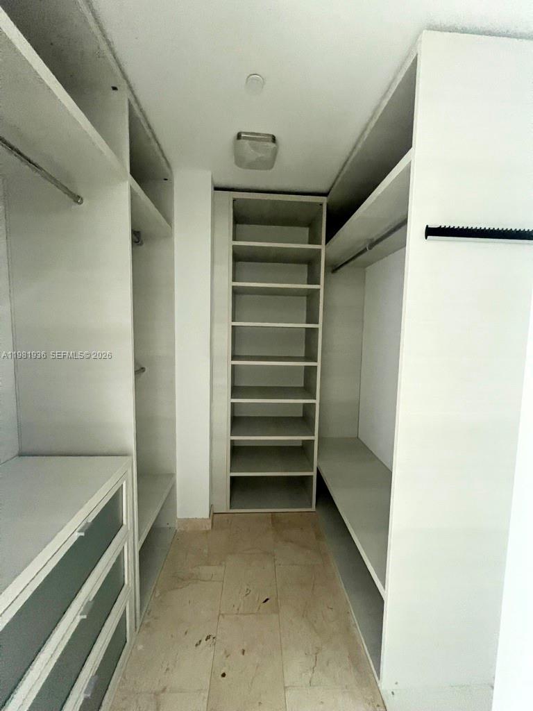 image Reach Brickell City Centre8