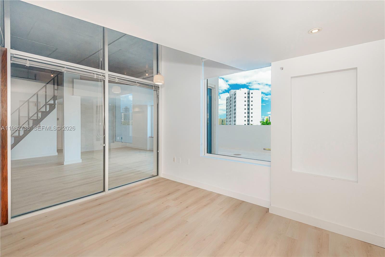 10 SW South Riv Dr #607 Miami, FL 33130